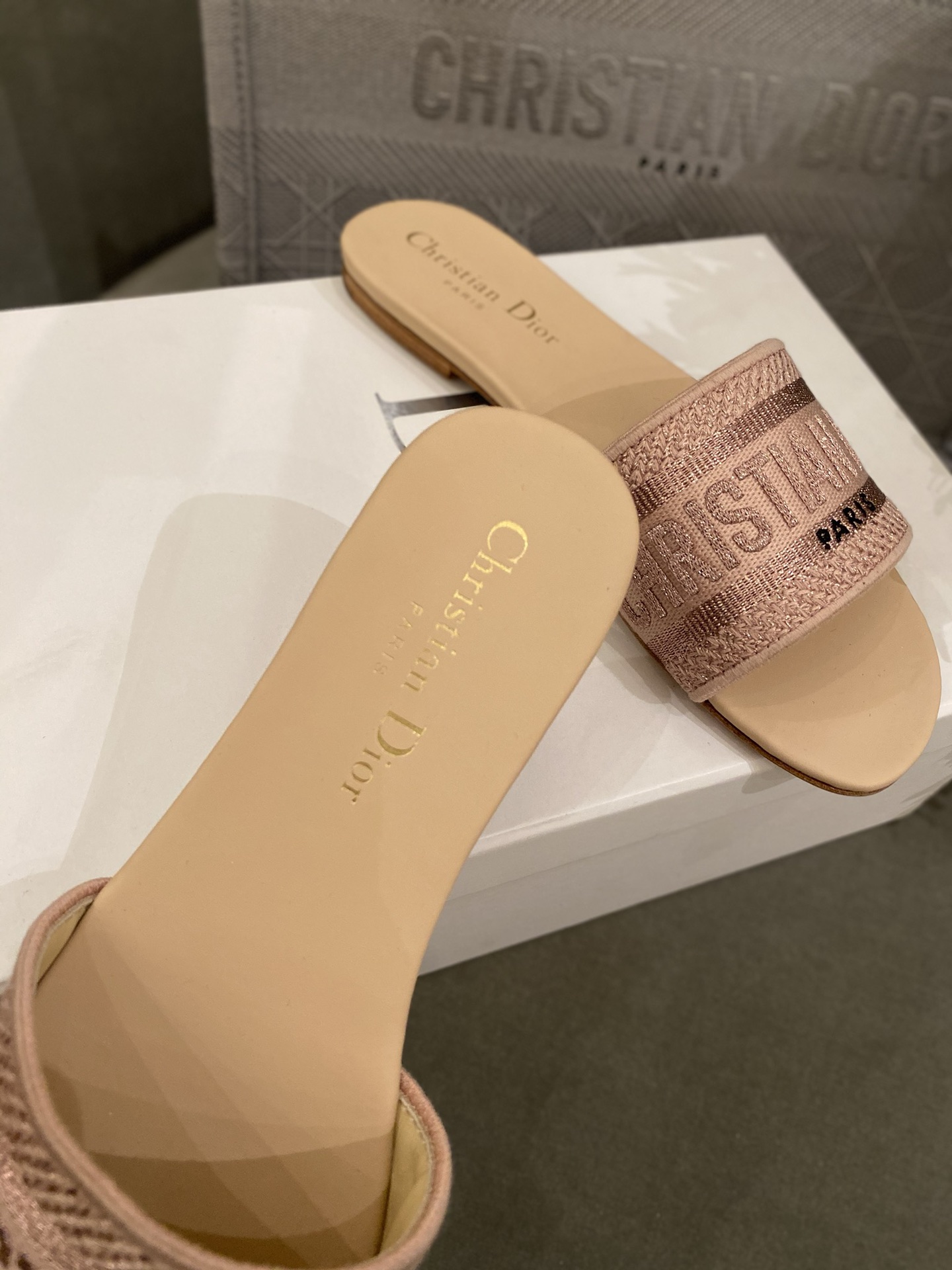 D*or slippers