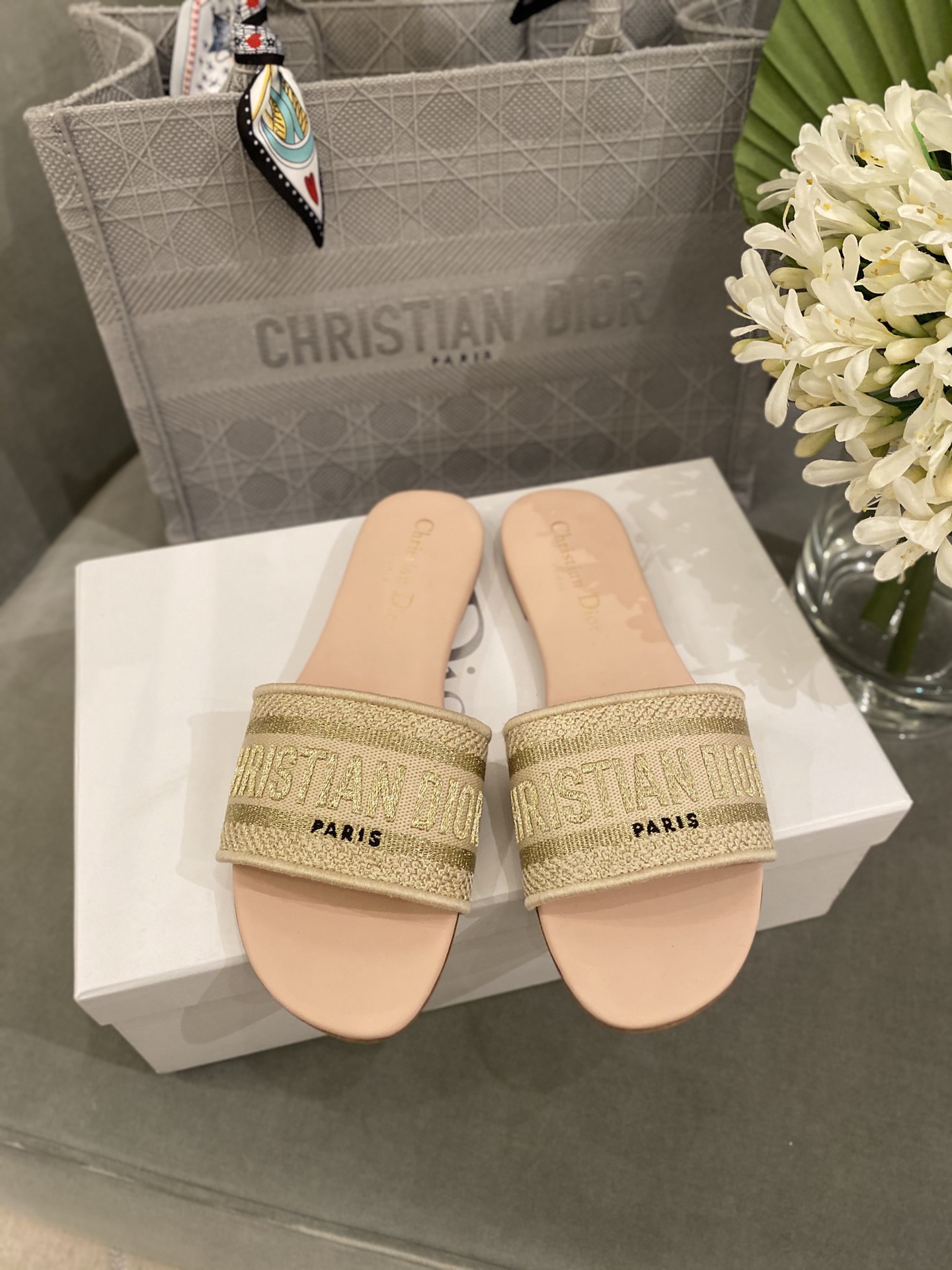 D*or slippers