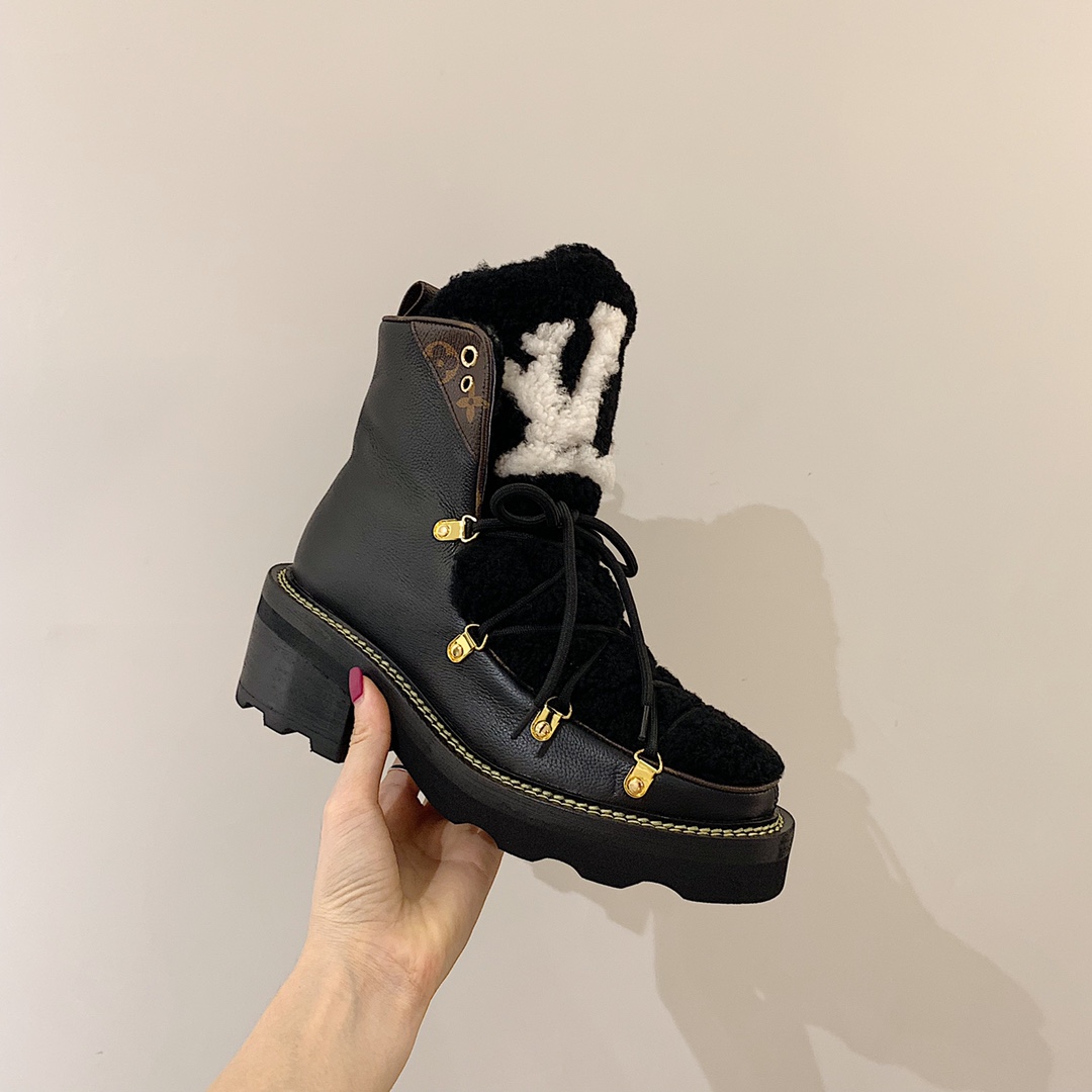 l0*is V*t0n boots