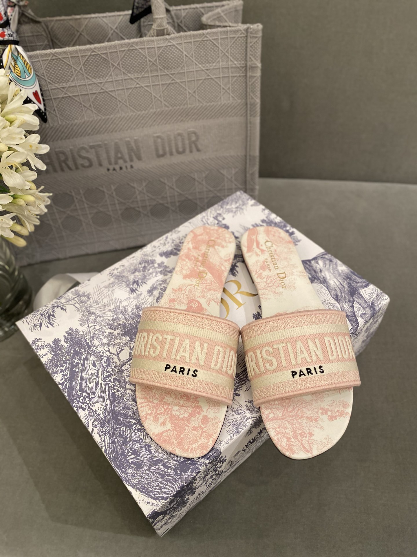 D*or slippers