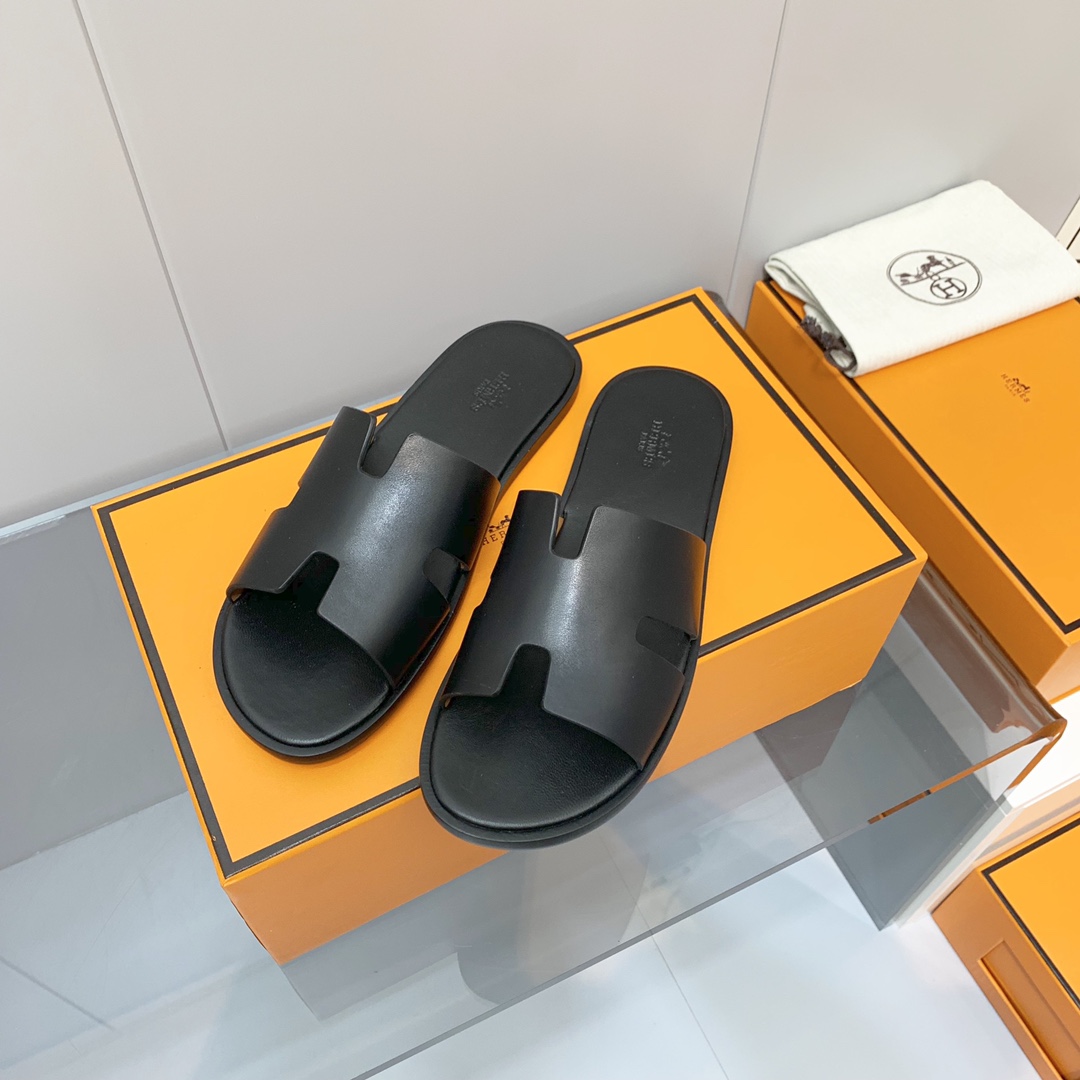 H**mes sandals