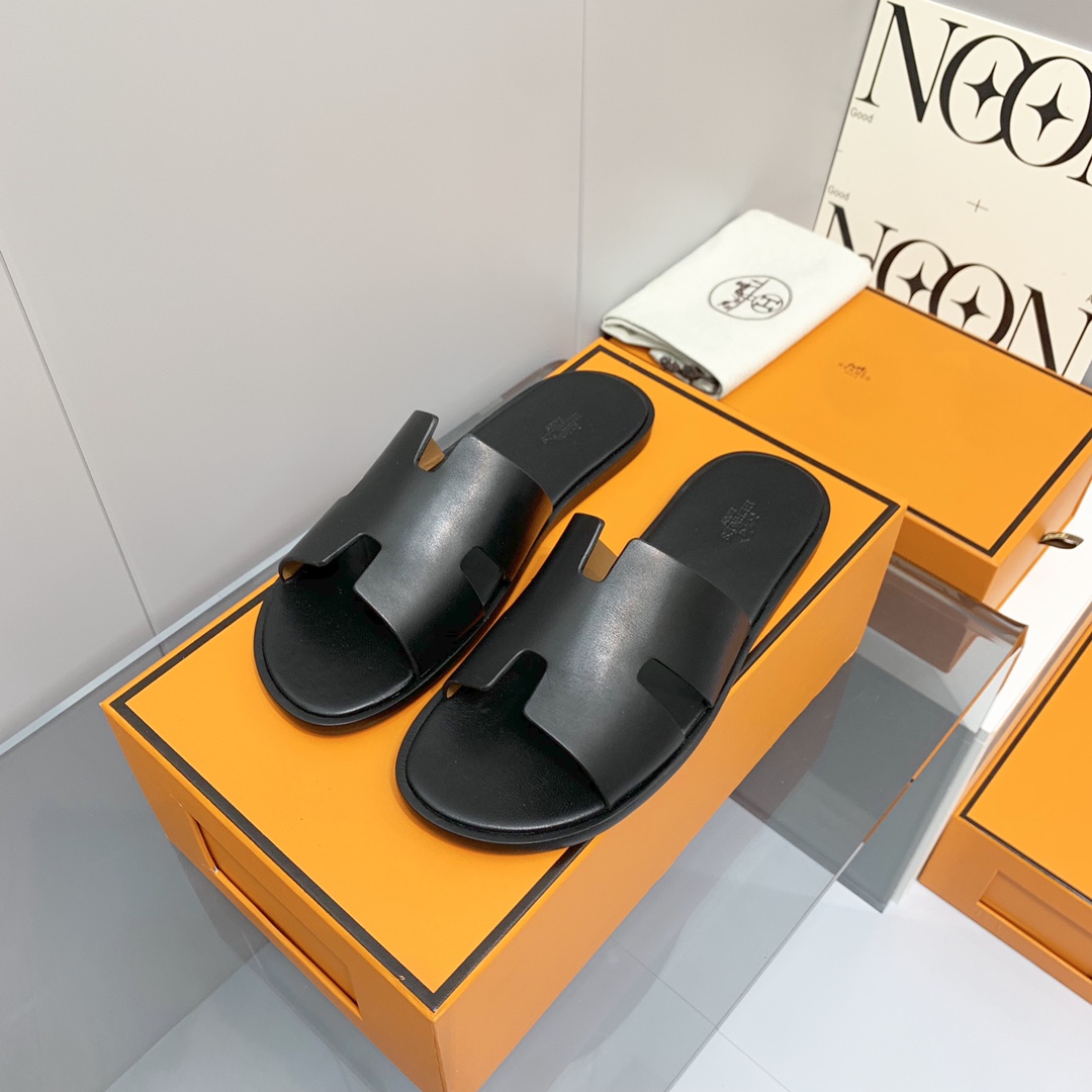 H**mes sandals