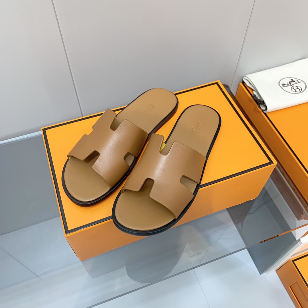 H**mes sandals
