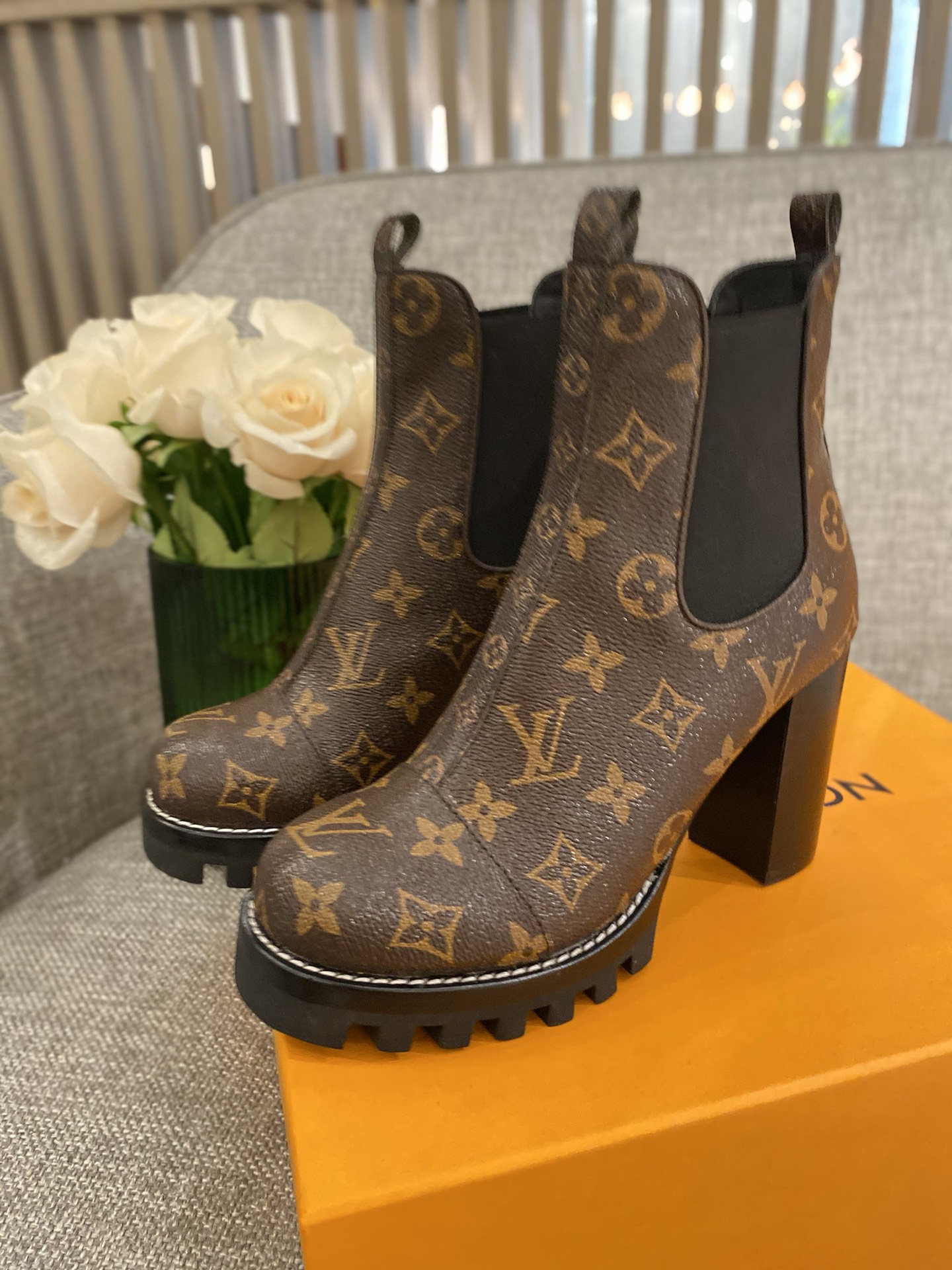 l0*is V*t0n boots