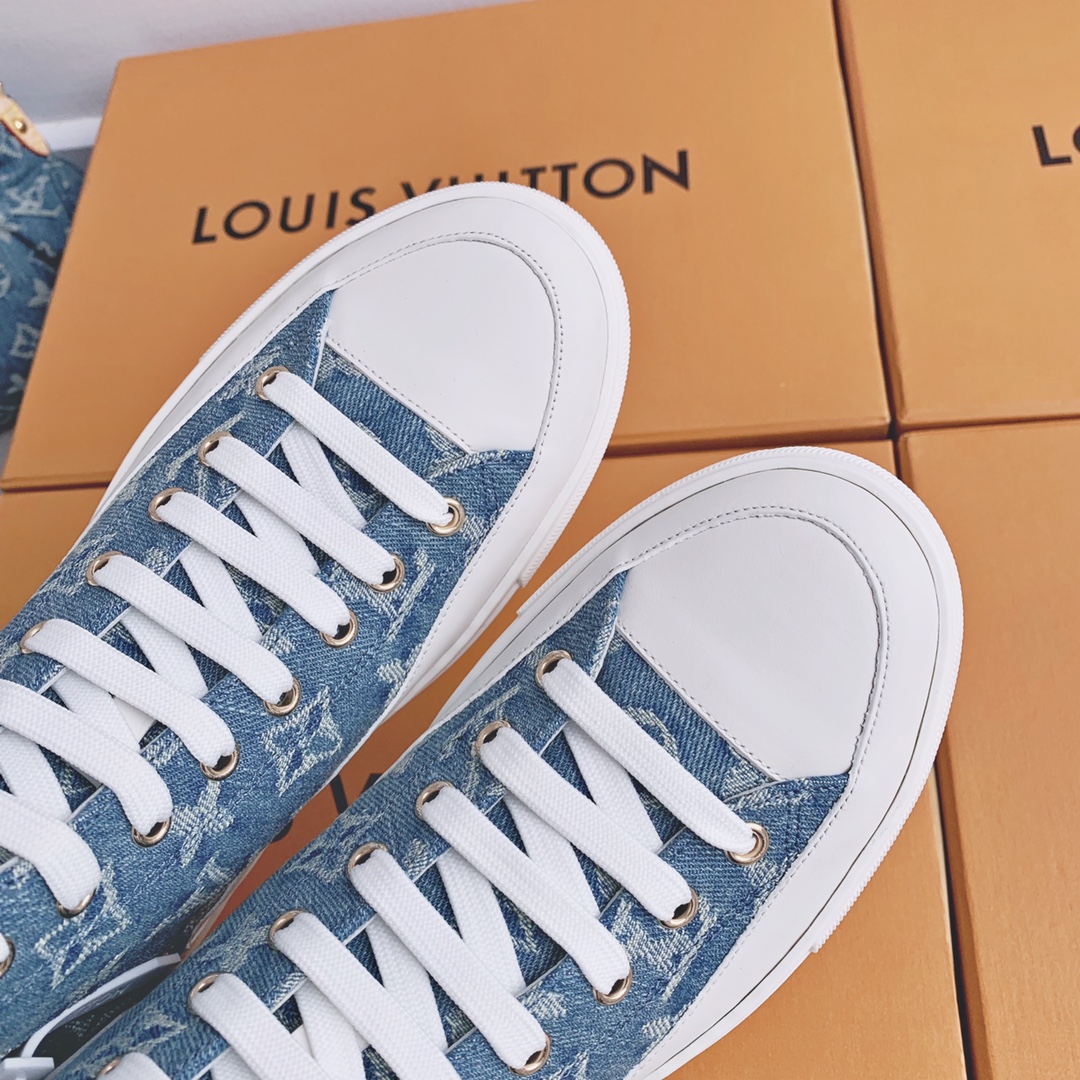 l0*is V*t0n sneakers