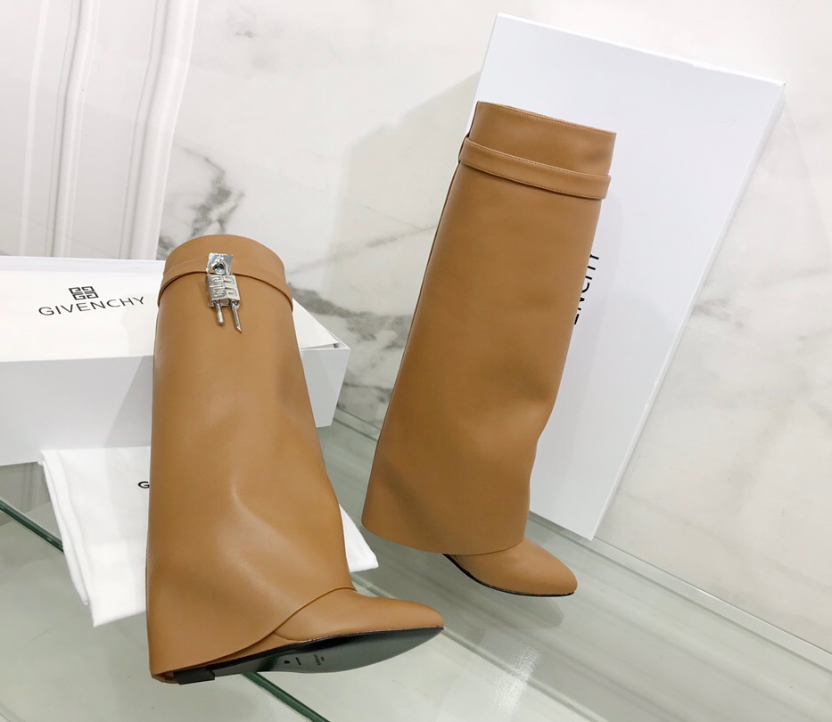 G1uenchy boots(eu35-42)