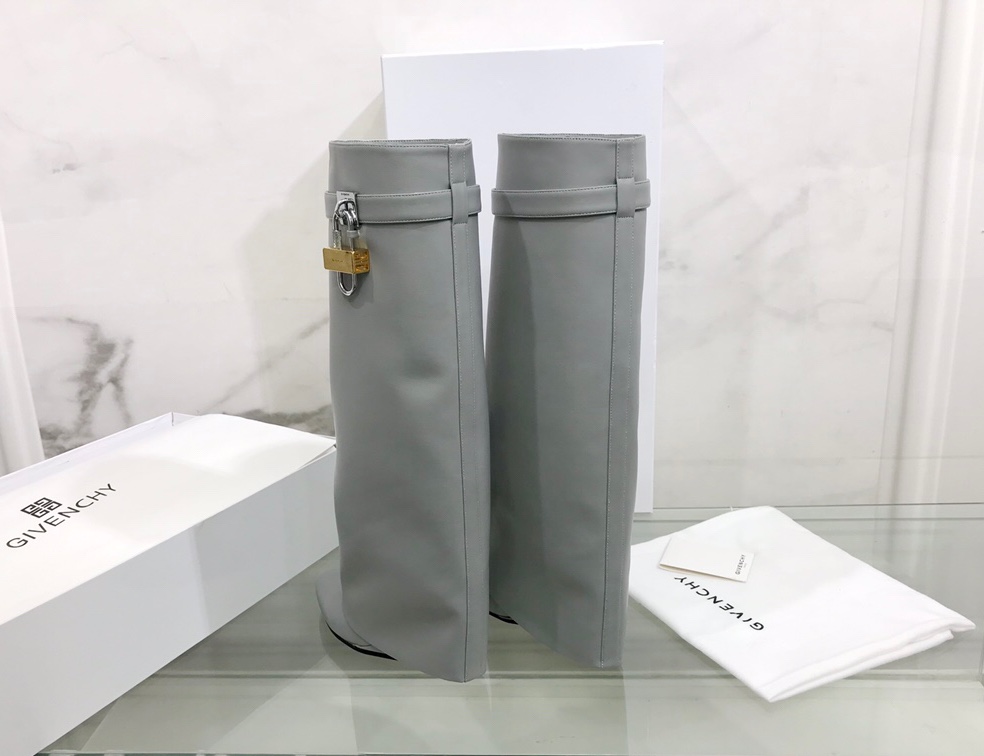 G1uenchy boots(eu35-42)