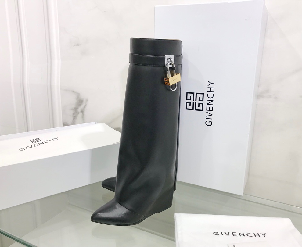 G1uenchy boots(eu35-42)