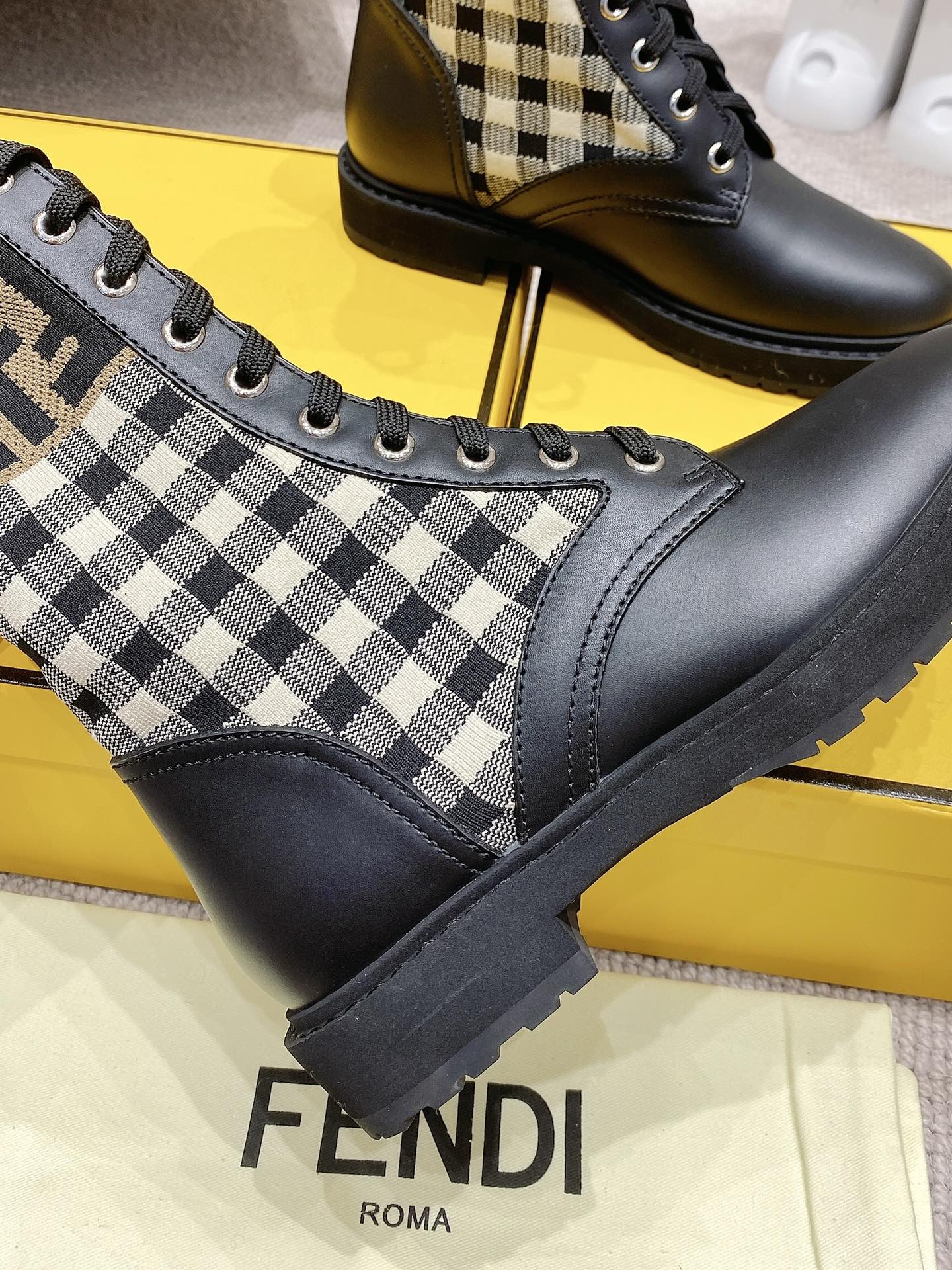 F**di boots