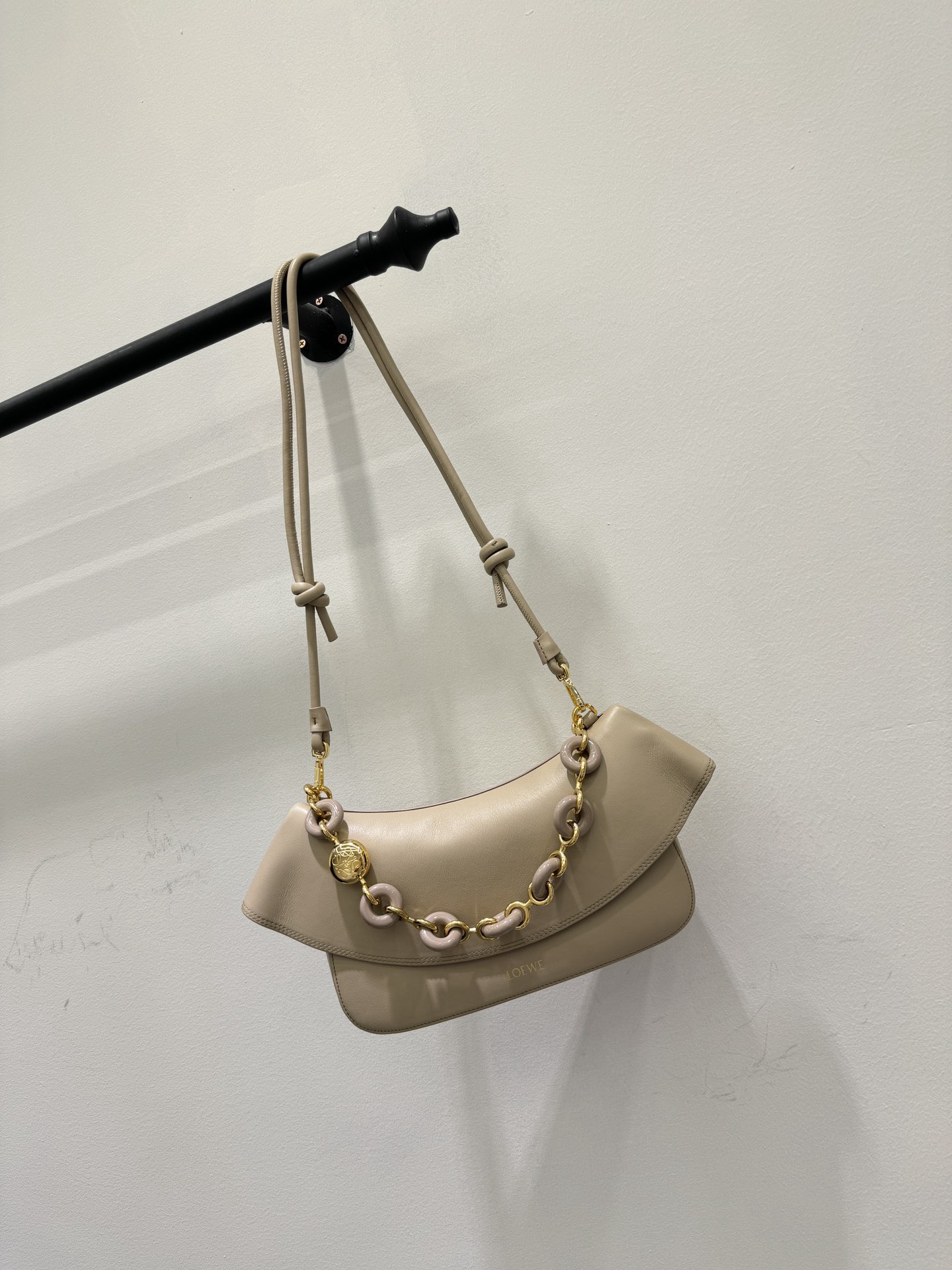 L0ew* Smooth Calfskin Donut Chain Medium Ola Shoulder Bag-26*16*18cCM