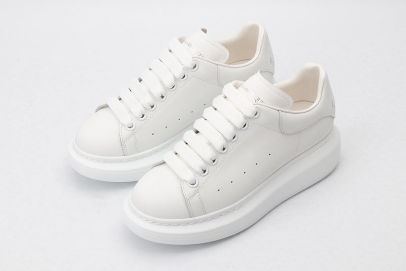 A1exa*der m*q*en sports shoes