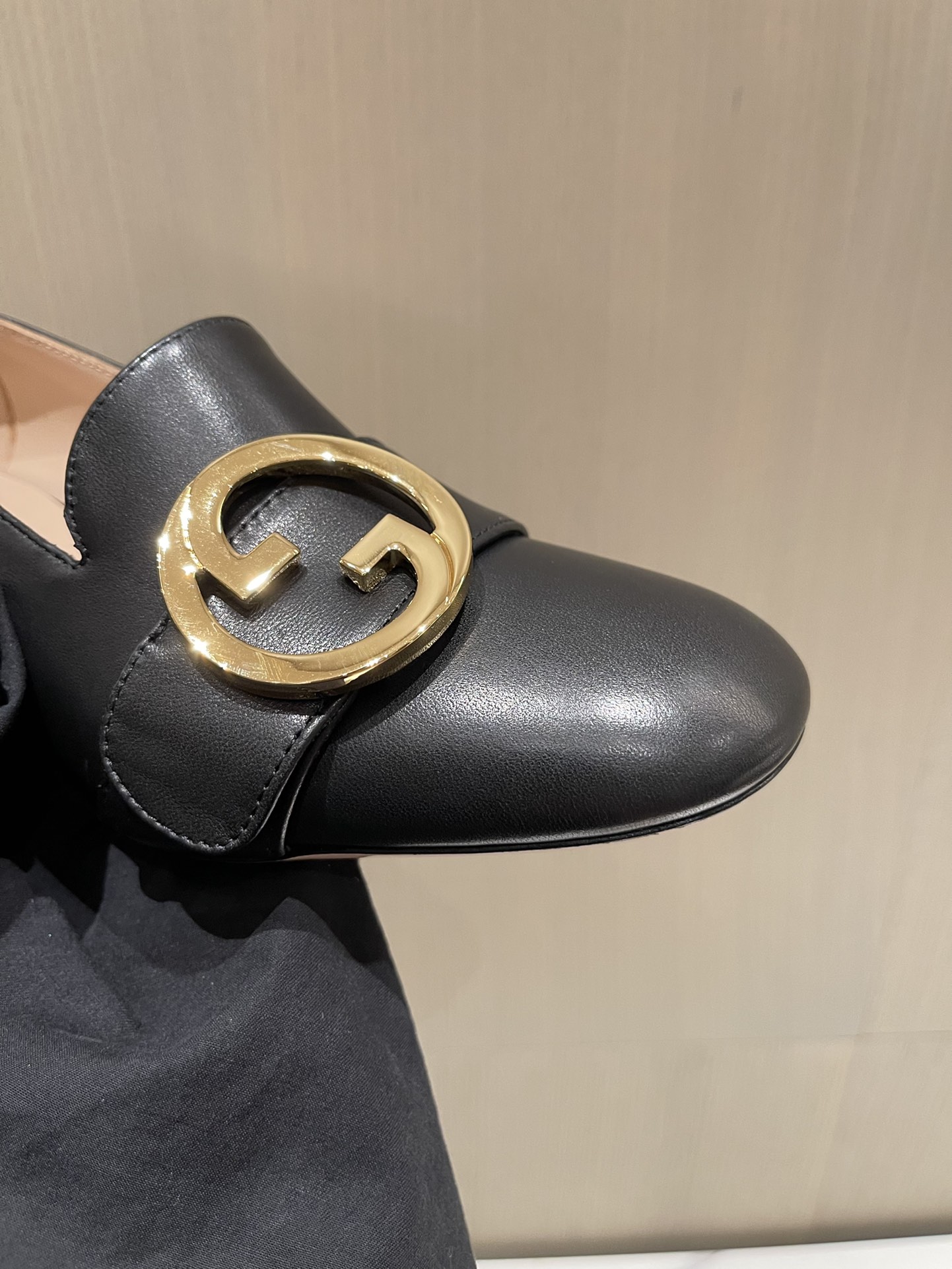 G*u*i loafers