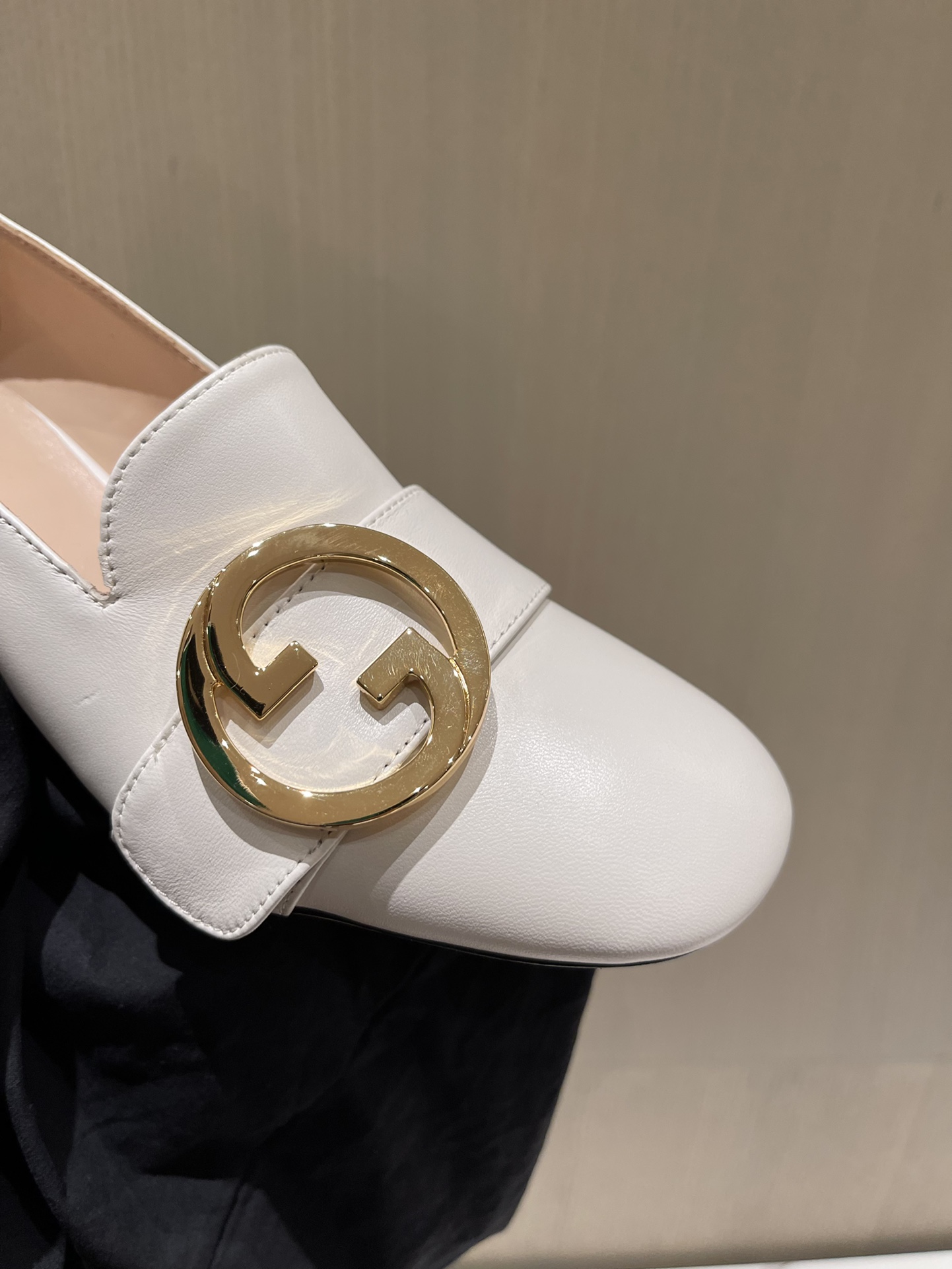 G*u*i loafers
