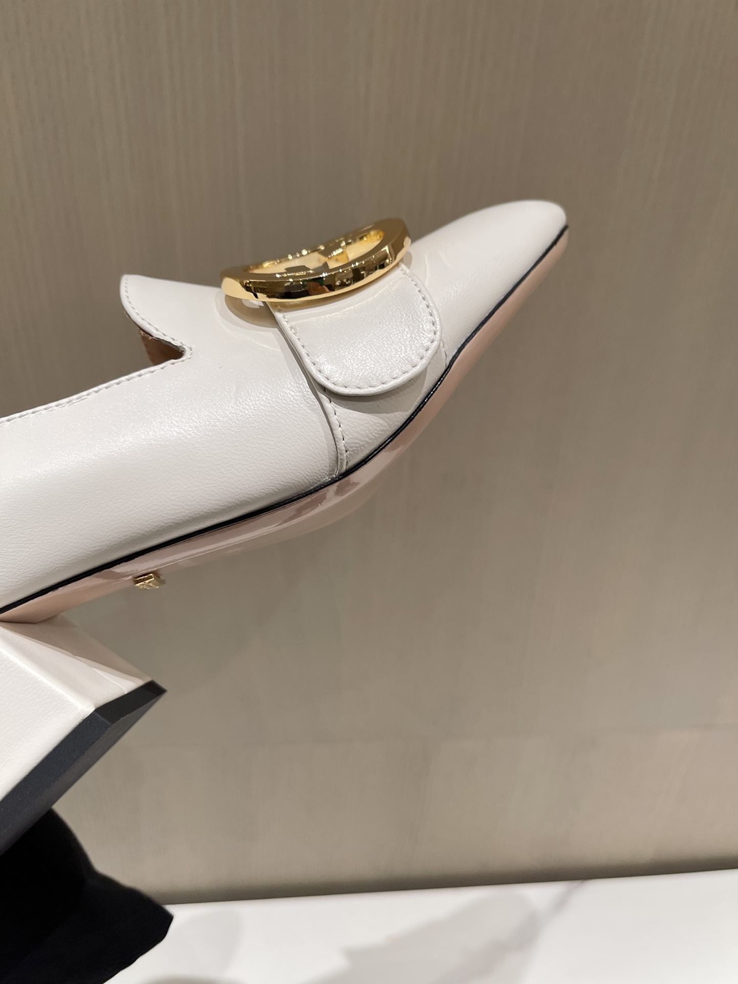 G*u*i loafers