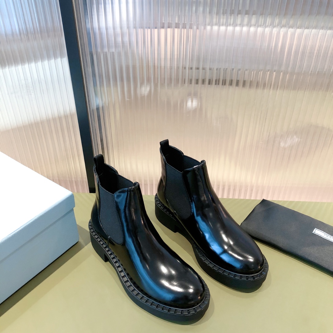 Pra*a boots 2011ss