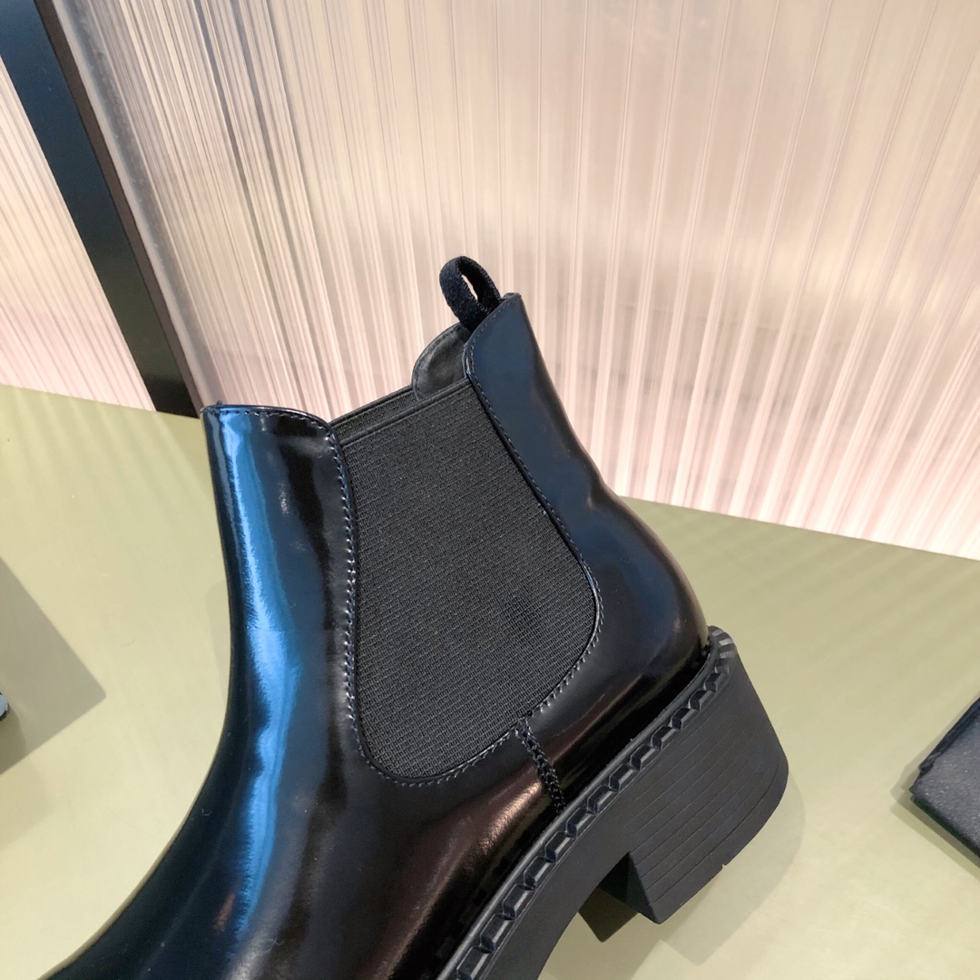 Pra*a boots 2011ss