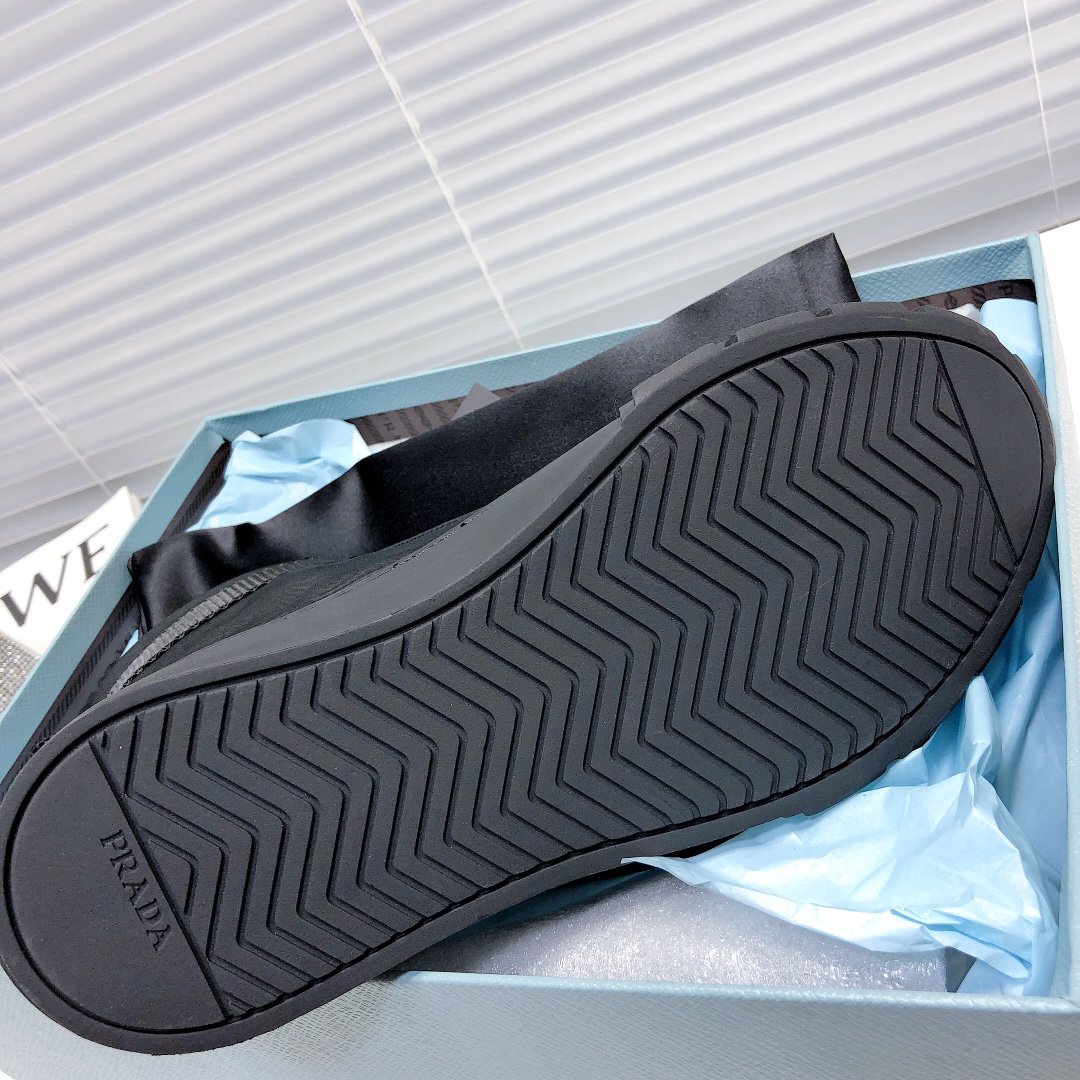 Pra*a boots