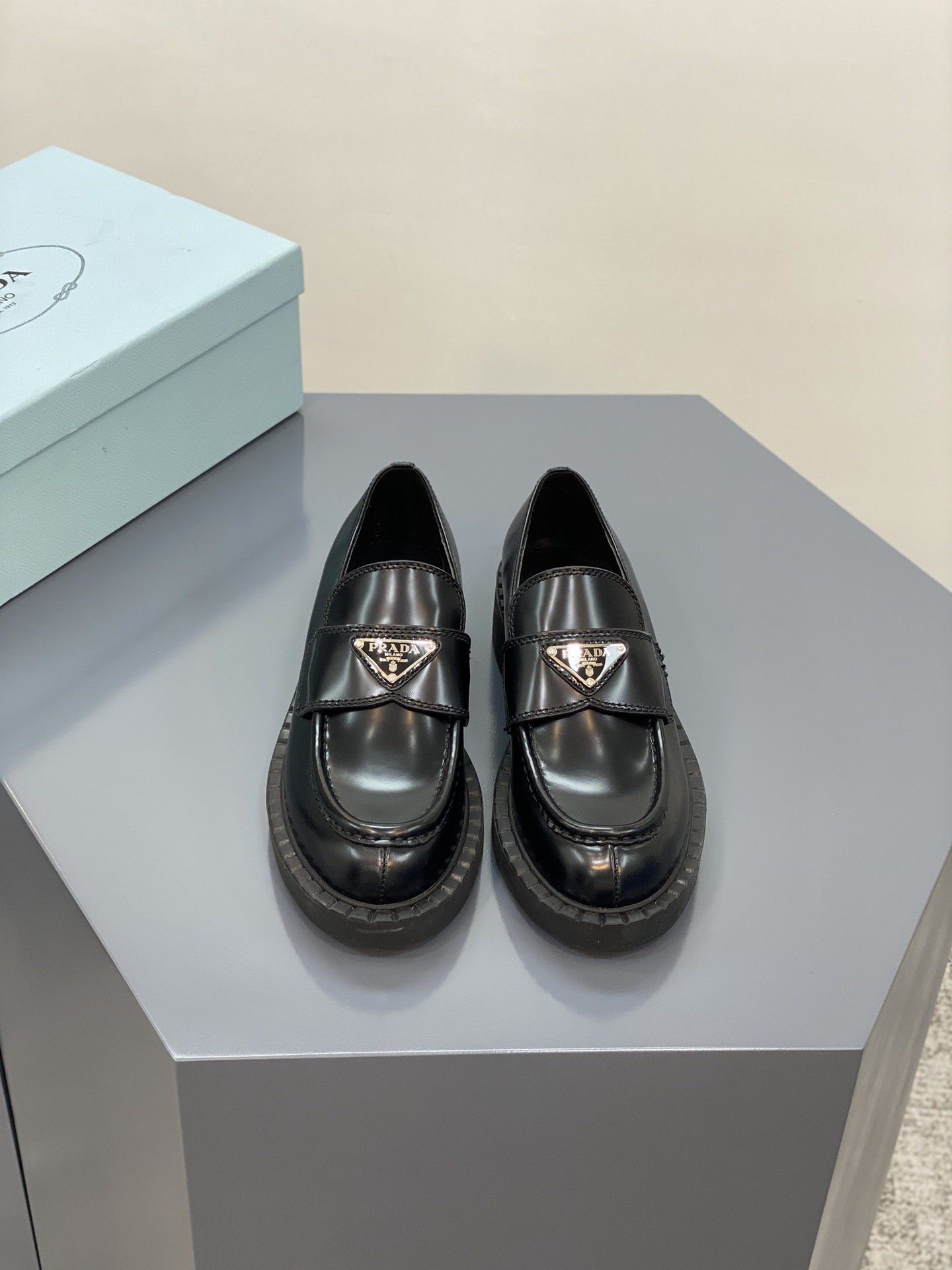Pra*a loafers 2022ss