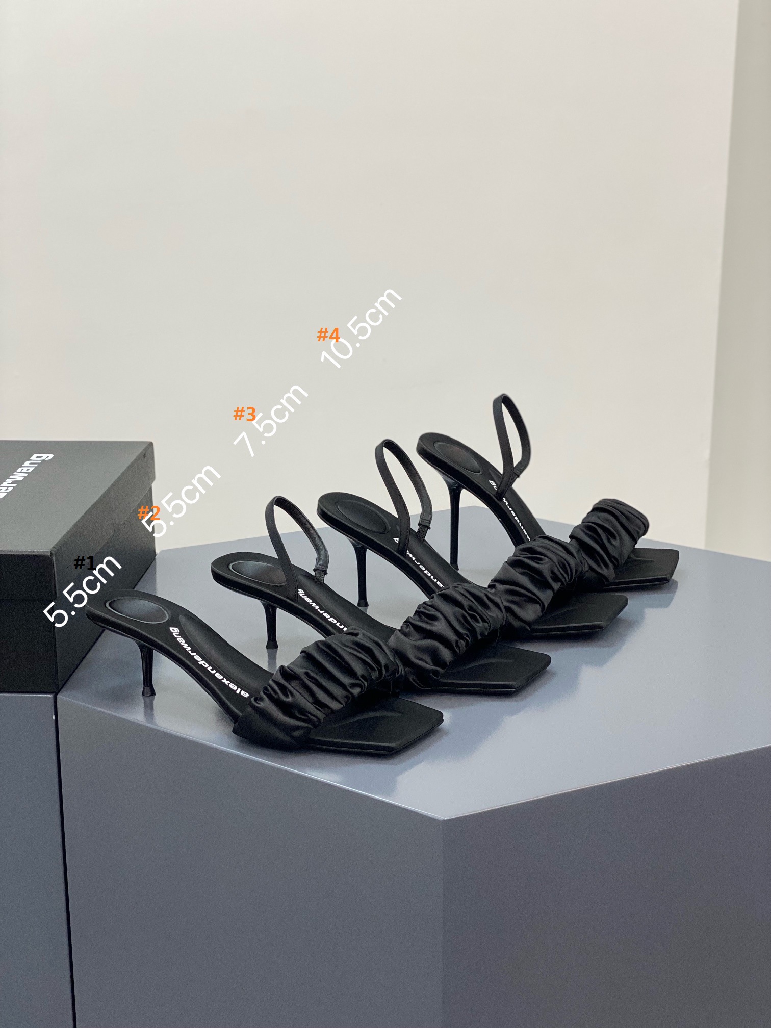A1exa*der heels