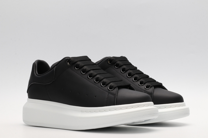 A1exa*der m*q*en sports shoes