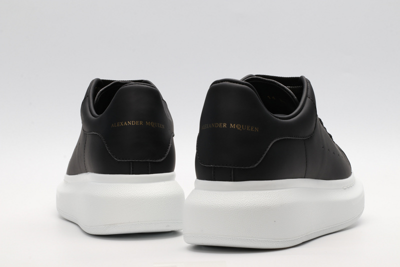 A1exa*der m*q*en sports shoes