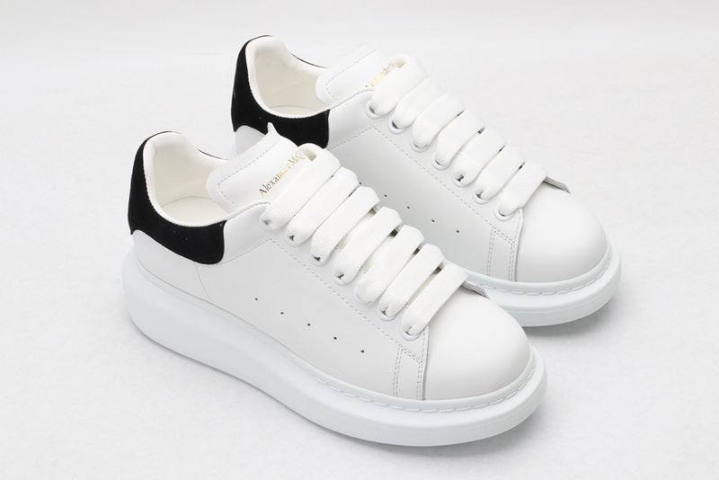 A1exa*der m*q*en sports shoes