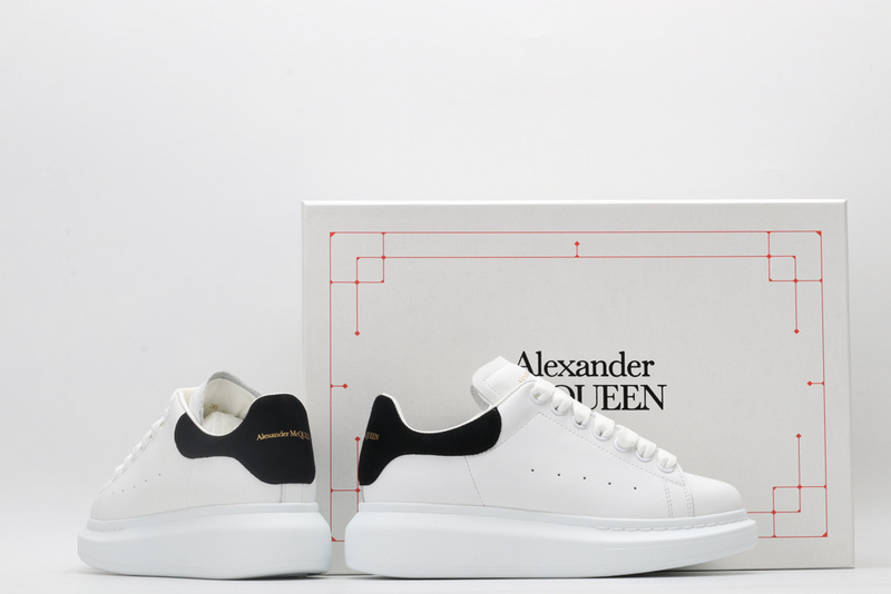 A1exa*der m*q*en sports shoes