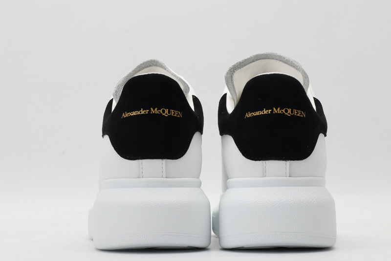 A1exa*der m*q*en sports shoes