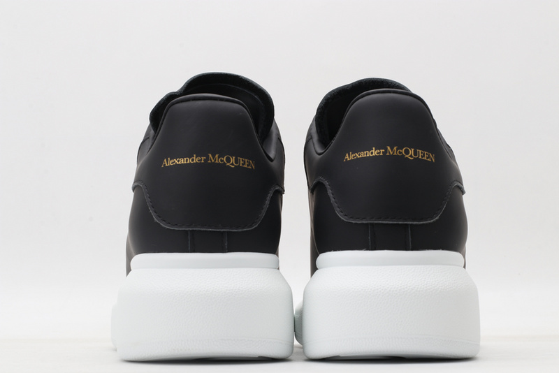 A1exa*der m*q*en sports shoes