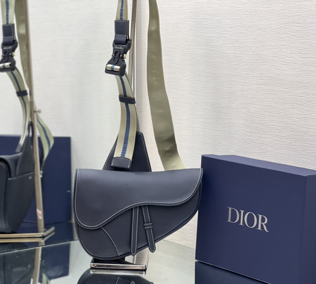 D*or saddle bag-20 x 28.6 x 5cm