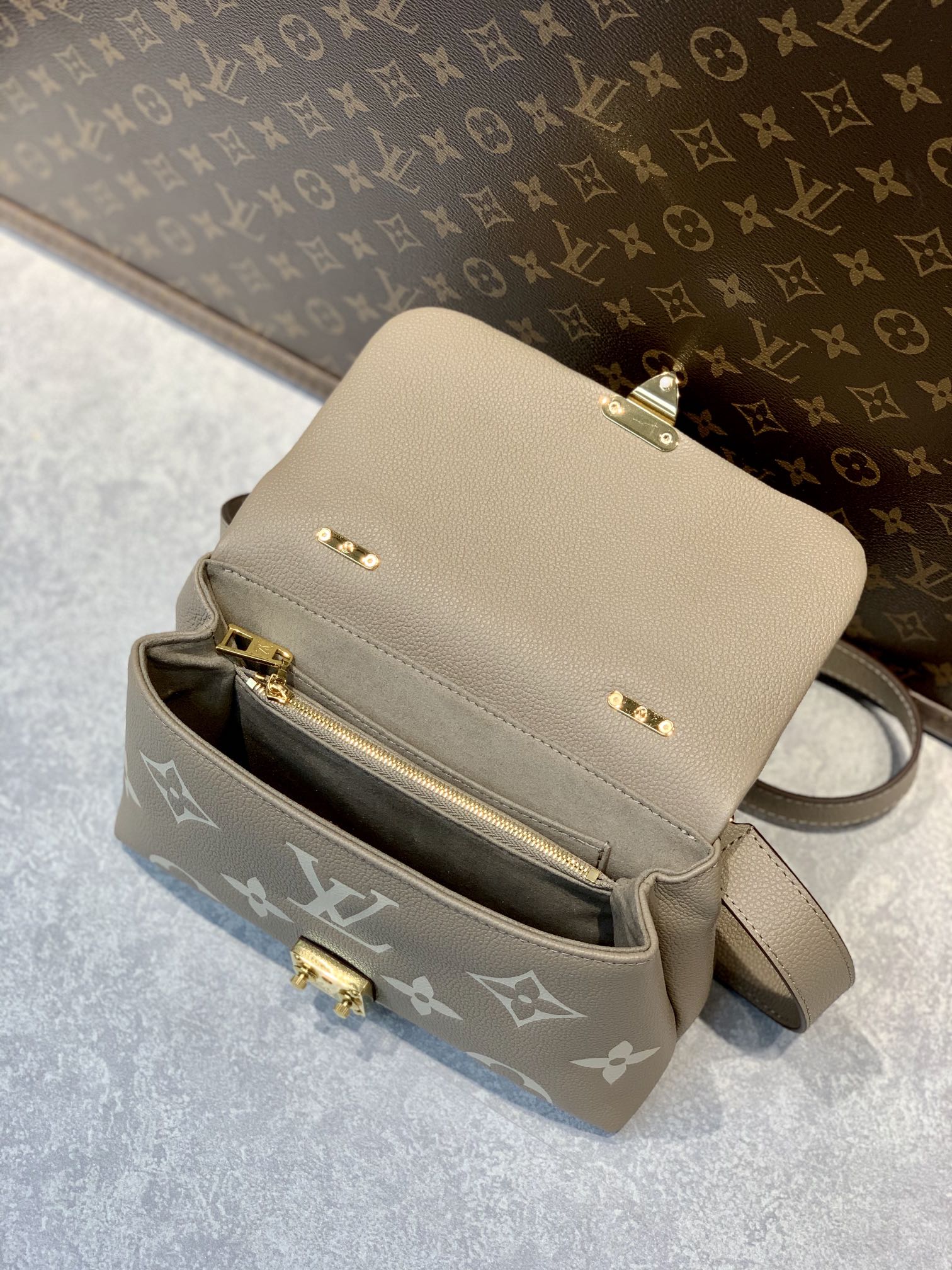 l0*is V*t0n madeleine bb handbag-24*17*8.5cm