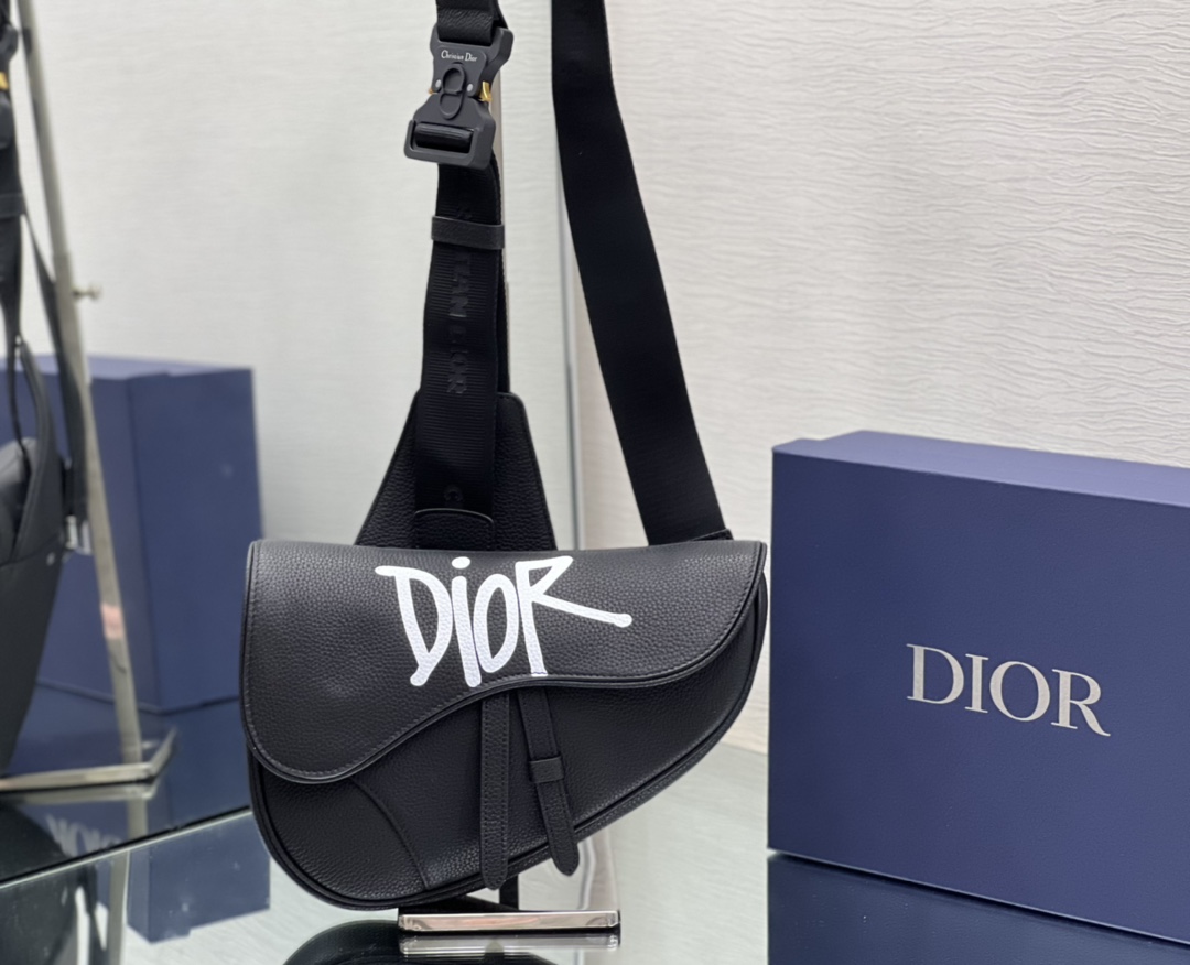 D*or saddle bag-20 x 28.6 x 5cm