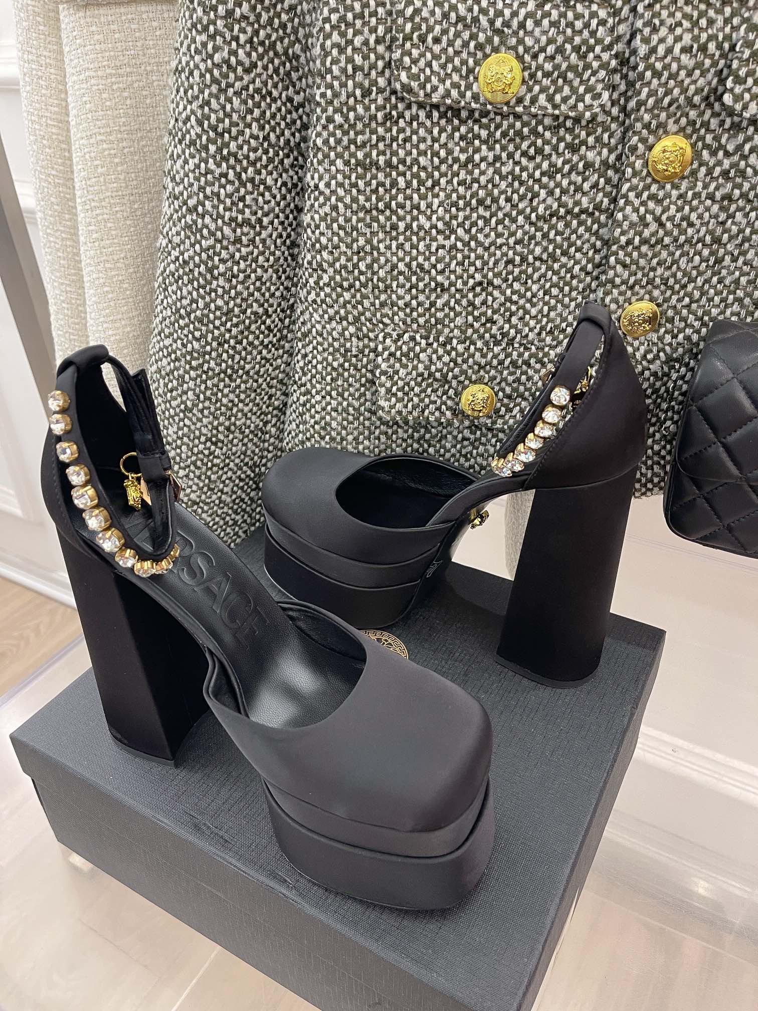 Versace 2022SS Sandals-14CM(EU35-42)