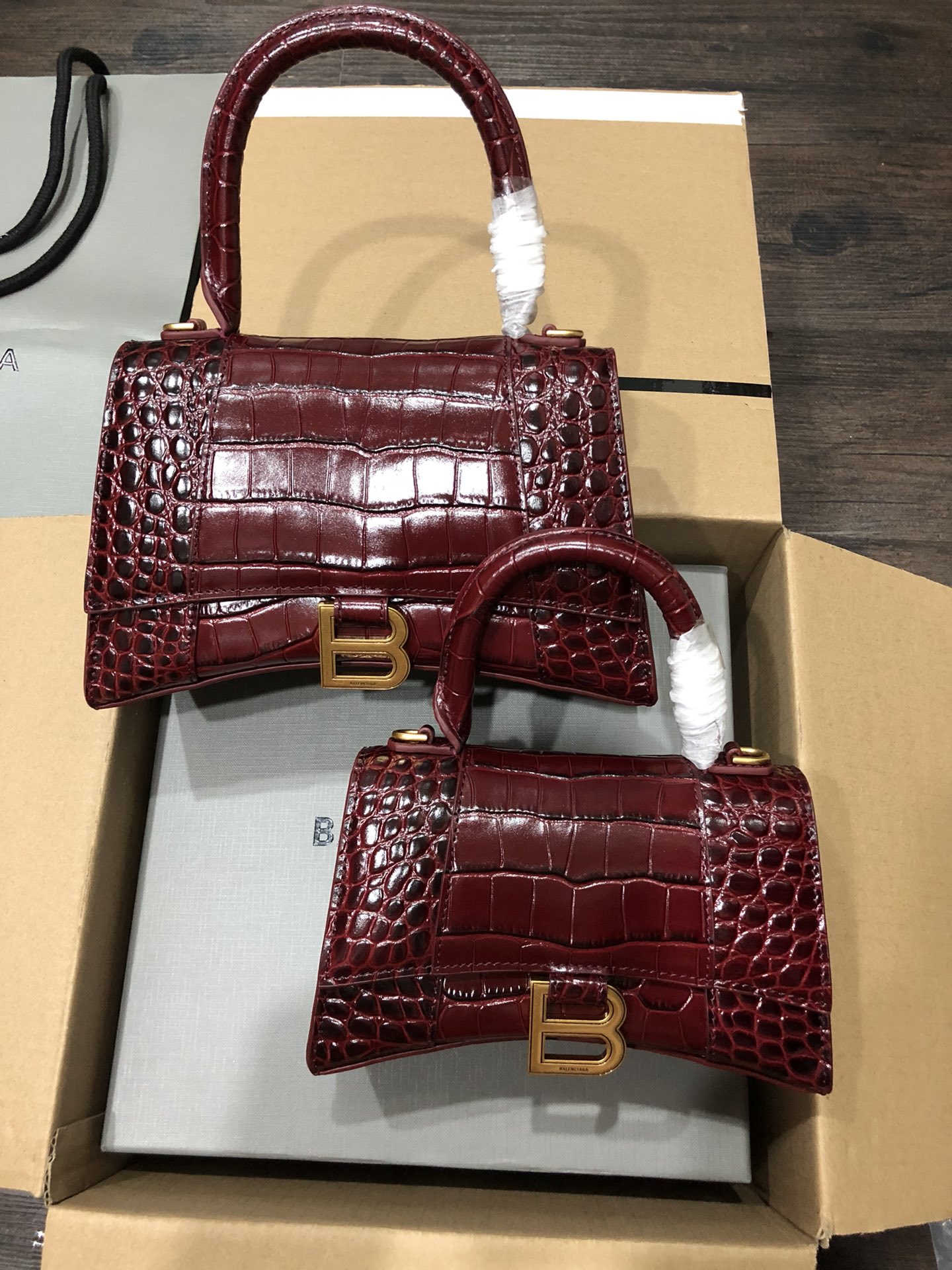 Ba*len*cia*ga small hourglass bag-13*8*19cm