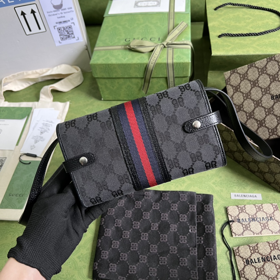 G*u*i&ba*len*cia*ga crossbody bag-19.5x12x3cm