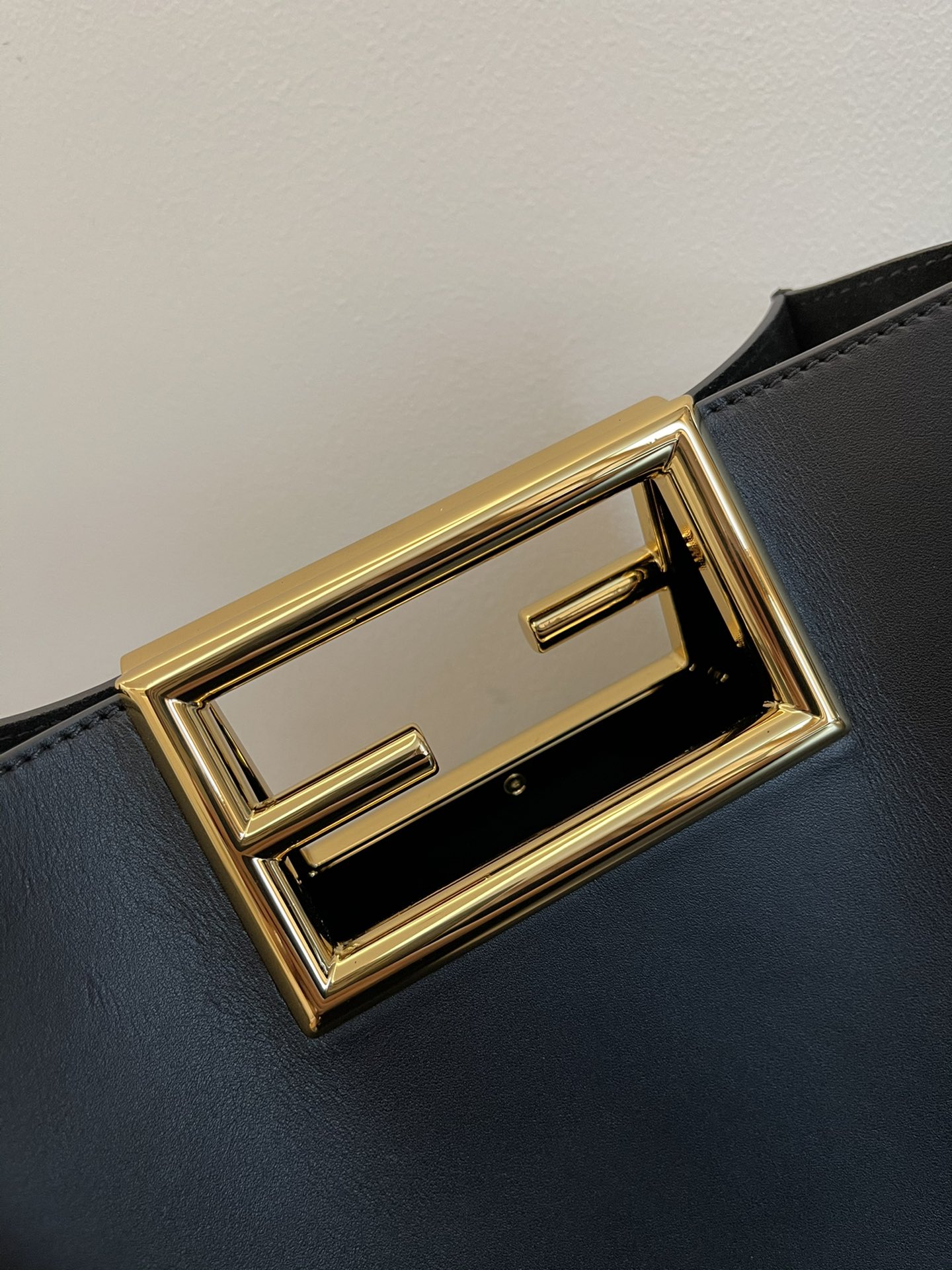 F**di way handbags-23×7×18cm