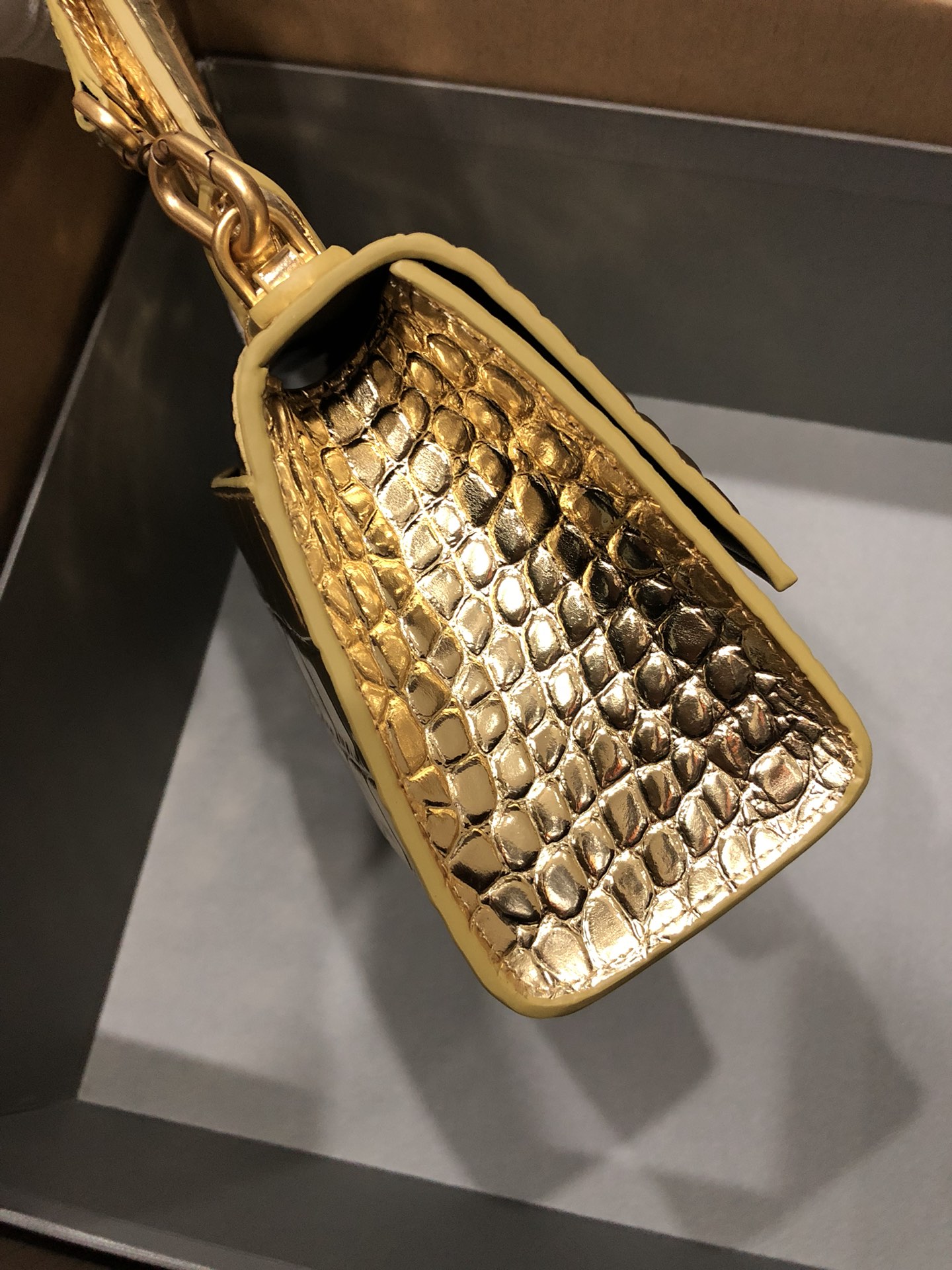 Ba*len*cia*ga small hourglass bag-13*8*19cm