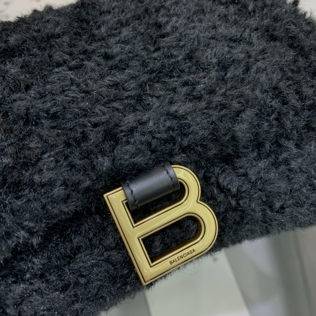 Ba*len*cia*ga hourglass bag