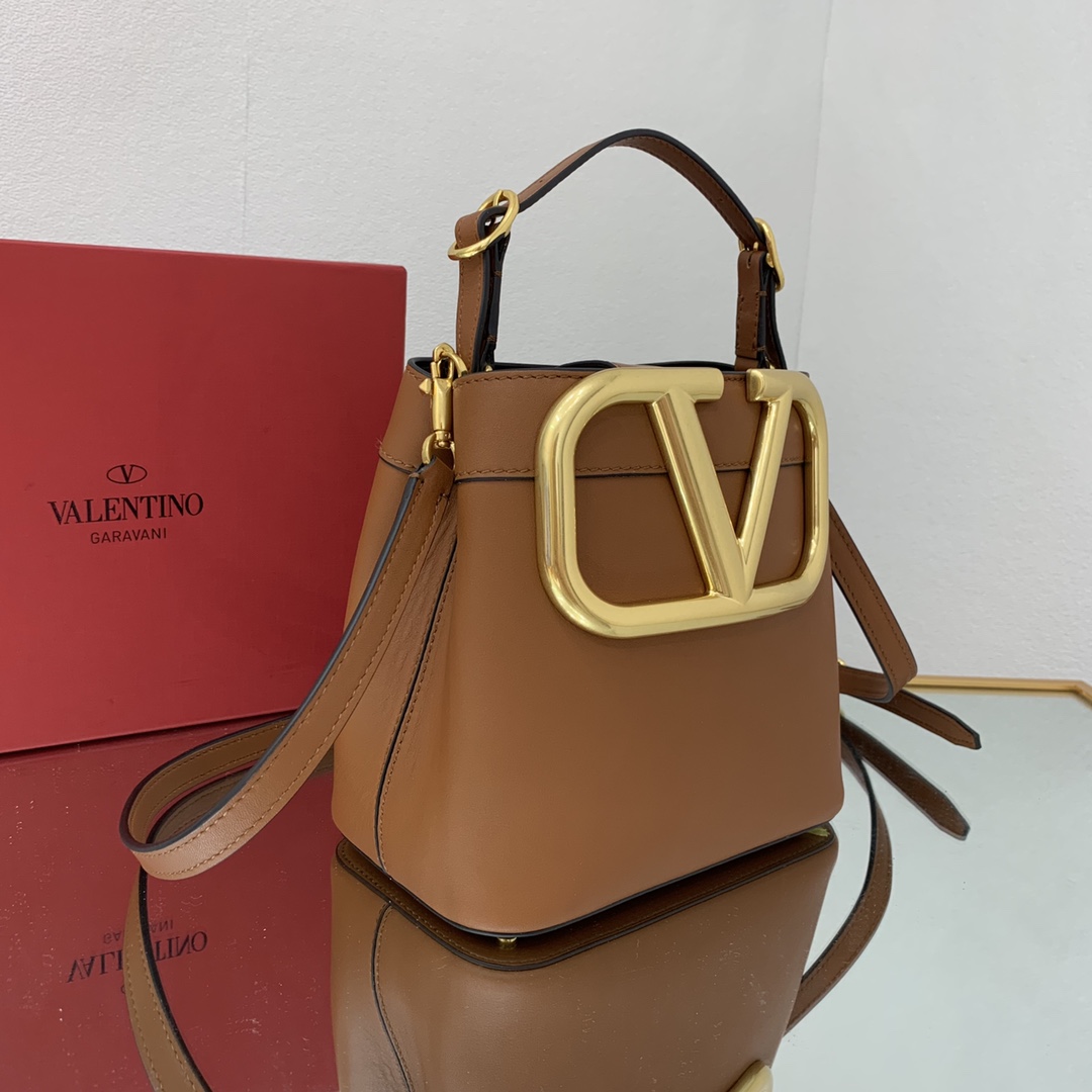 Va1e*ntin0 garavani s*pervee bag-20*19*12cm