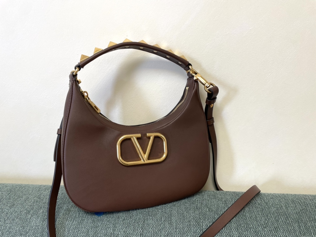 Va1e*ntin0 garavani studsign-26*30*7cm
