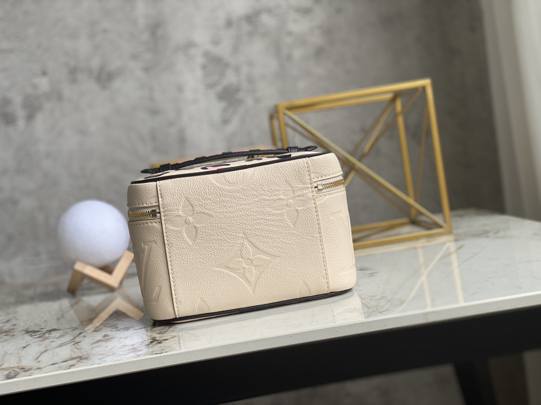 l0*is V*t0n cosmetic bag-20*13.5*12cm