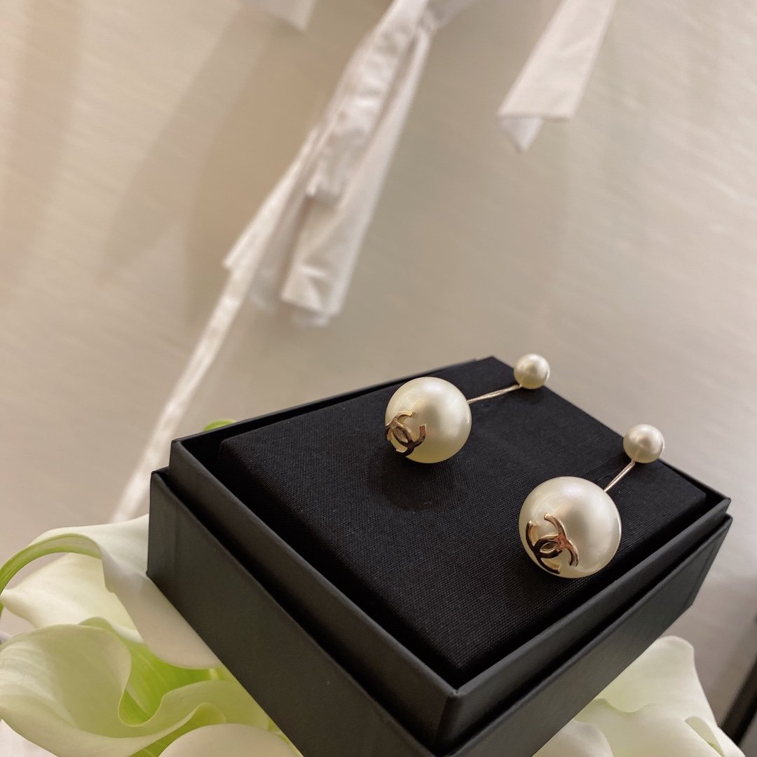 Ch@nel Earring