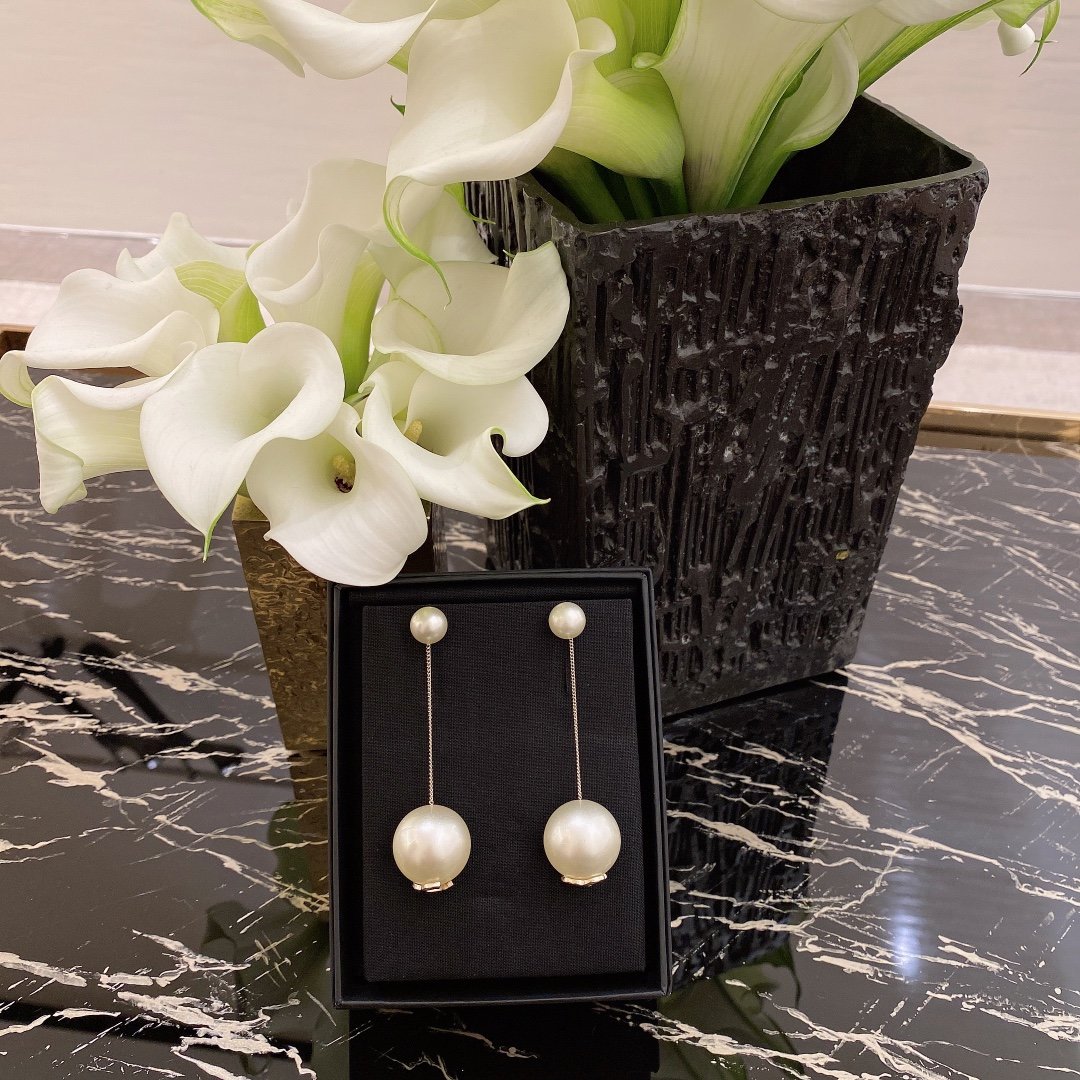 Ch@nel Earring