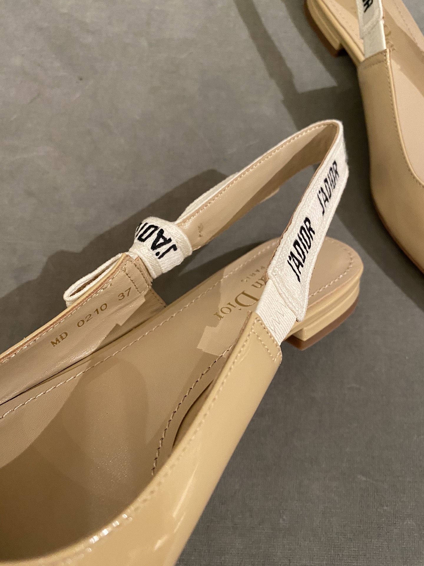 D*or flap shoes
