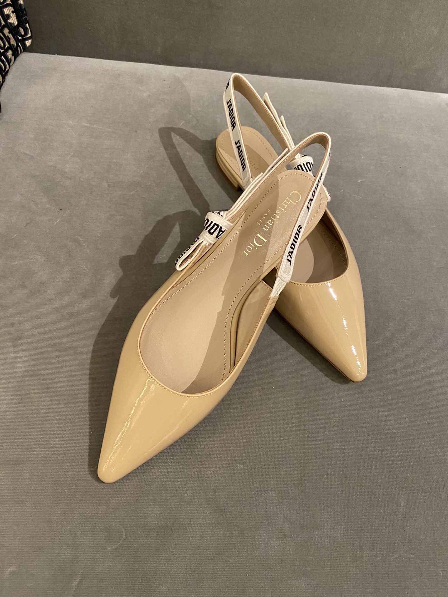 D*or flap shoes