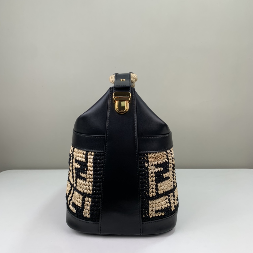 F**di raffia bag-35 x22 x18cm