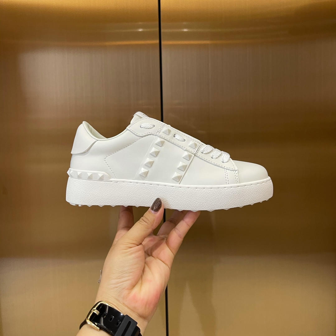 Va1e*ntin0 garavani sneakers