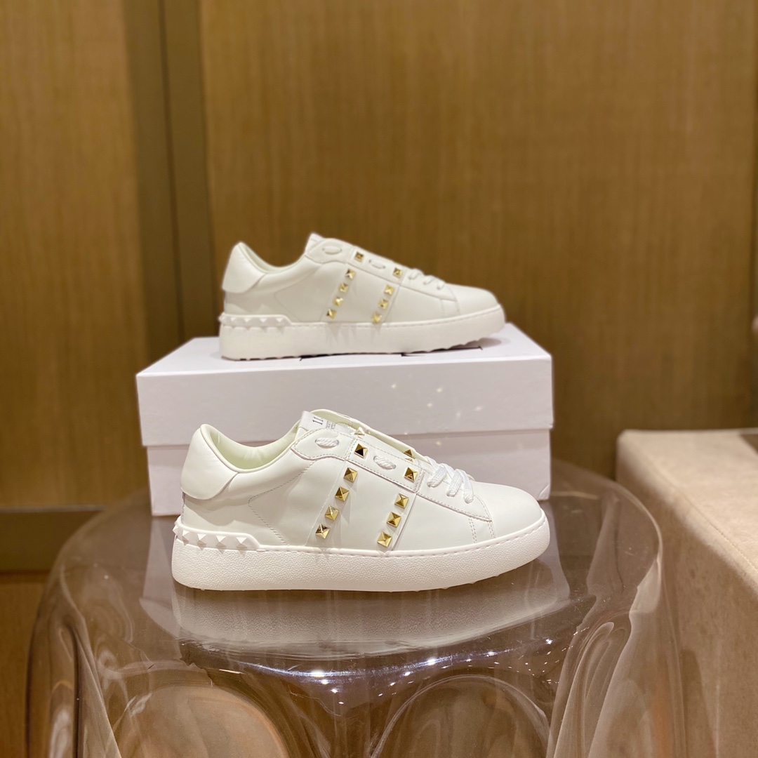 Va1e*ntin0 garavani sneakers