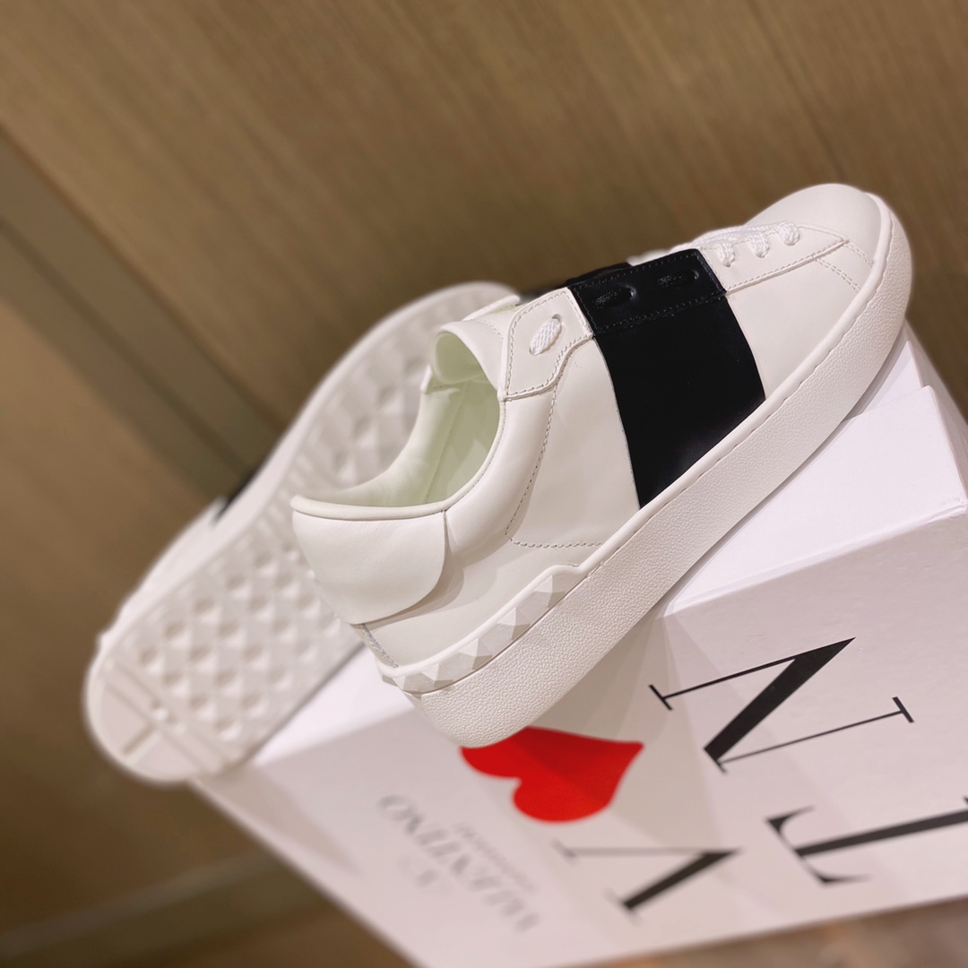 Va1e*ntin0 garavani sneakers