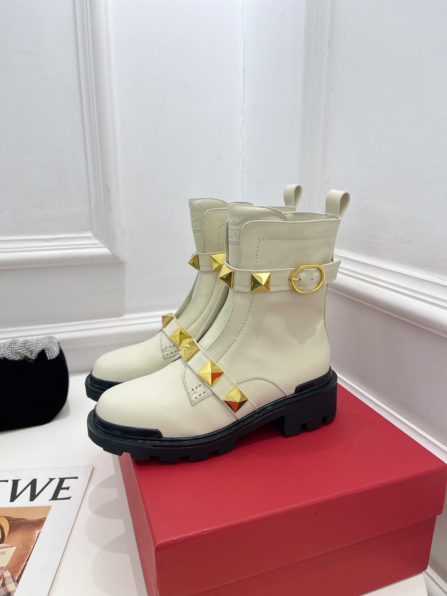Va1e*ntin0 boots(eu35-41)
